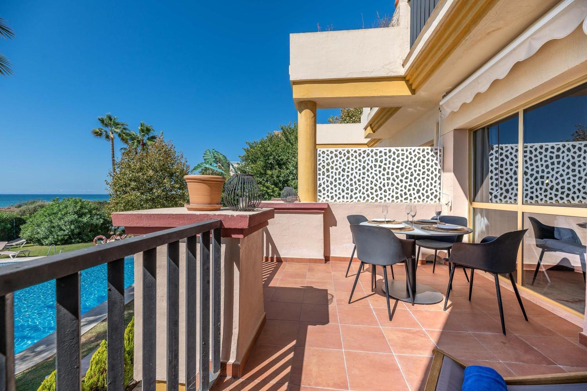 Front Line Beach Studio Apartment Marbella Dış mekan fotoğraf