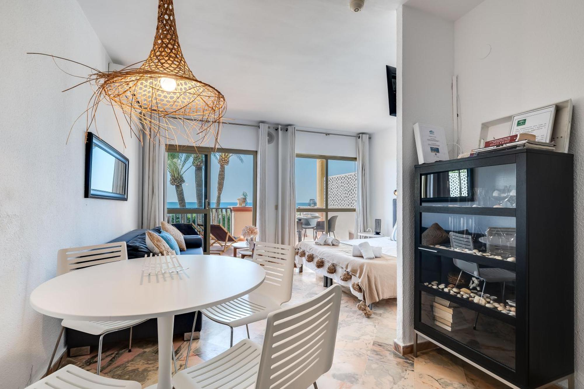 Front Line Beach Studio Apartment Marbella Dış mekan fotoğraf