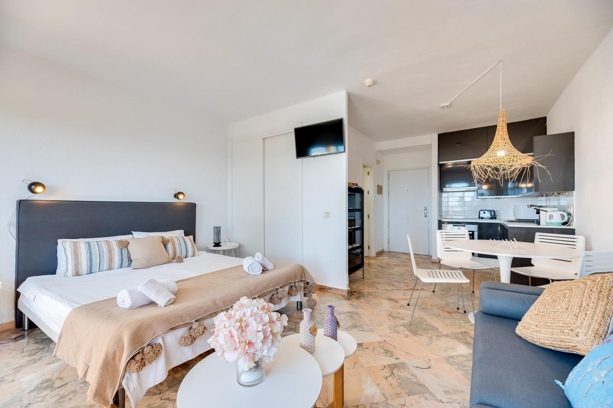 Front Line Beach Studio Apartment Marbella Dış mekan fotoğraf
