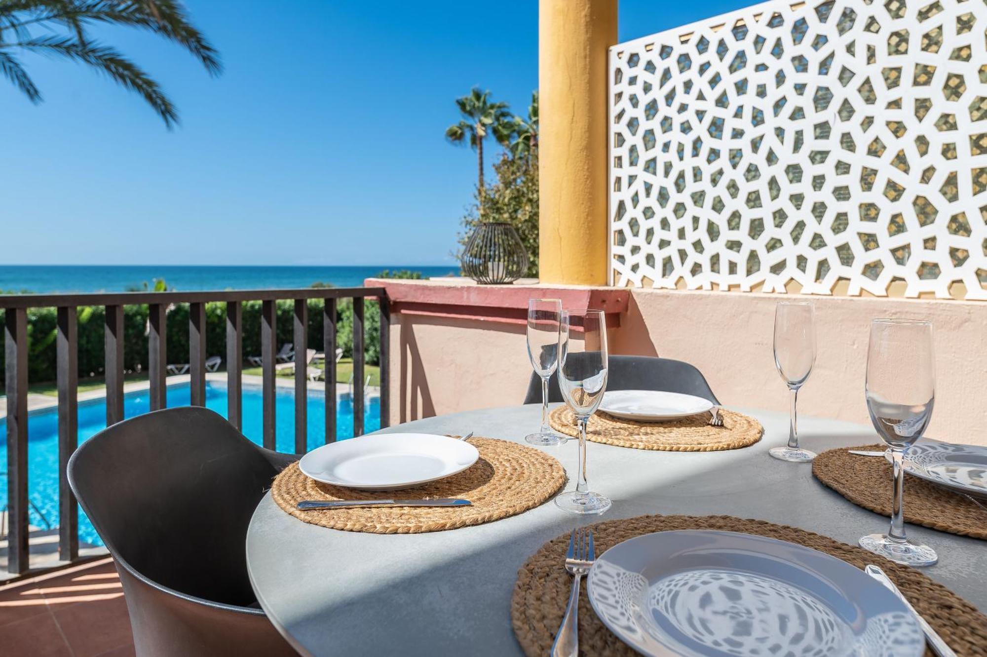 Front Line Beach Studio Apartment Marbella Dış mekan fotoğraf