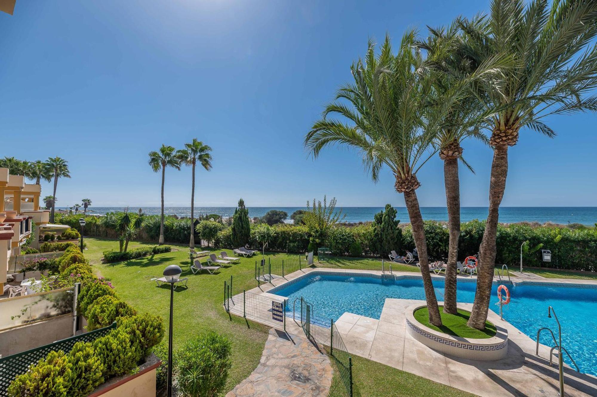 Front Line Beach Studio Apartment Marbella Dış mekan fotoğraf